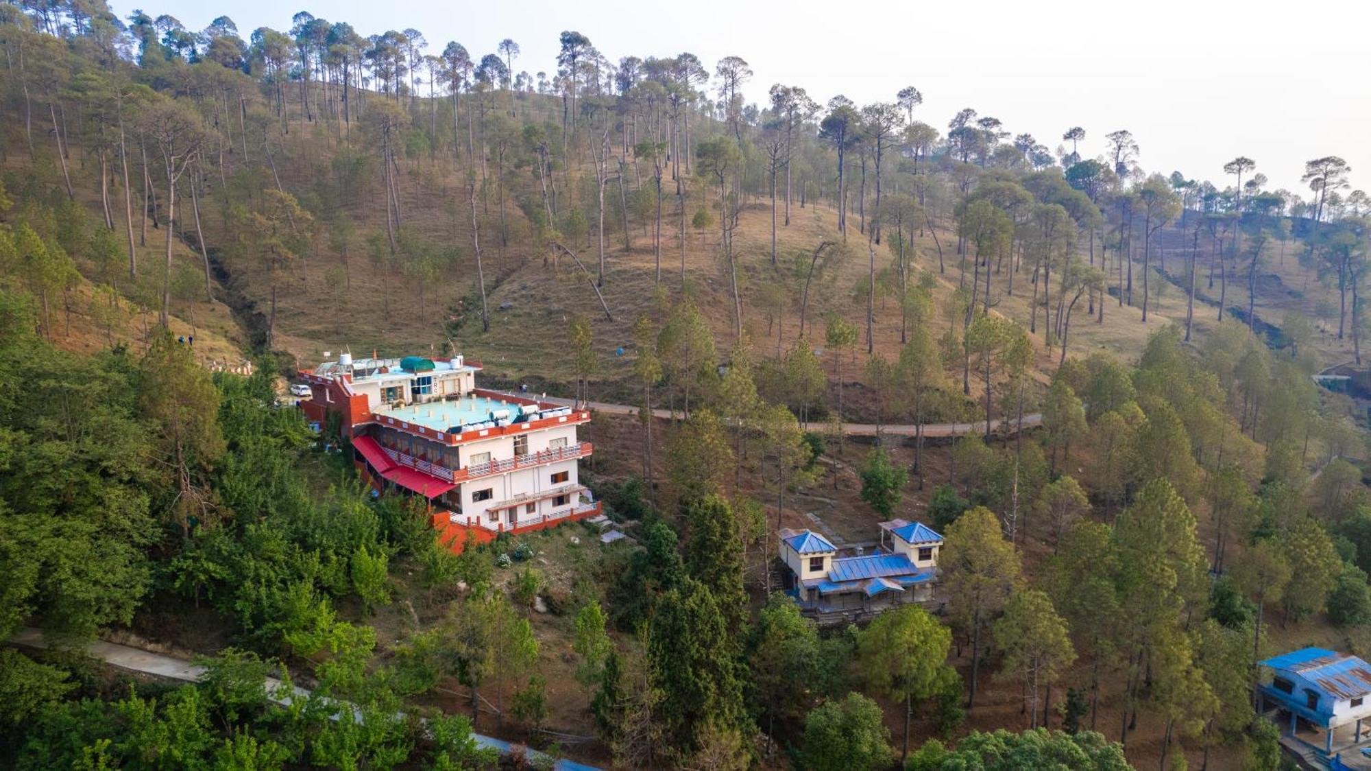 מלון The Ranikhet Continental מראה חיצוני תמונה