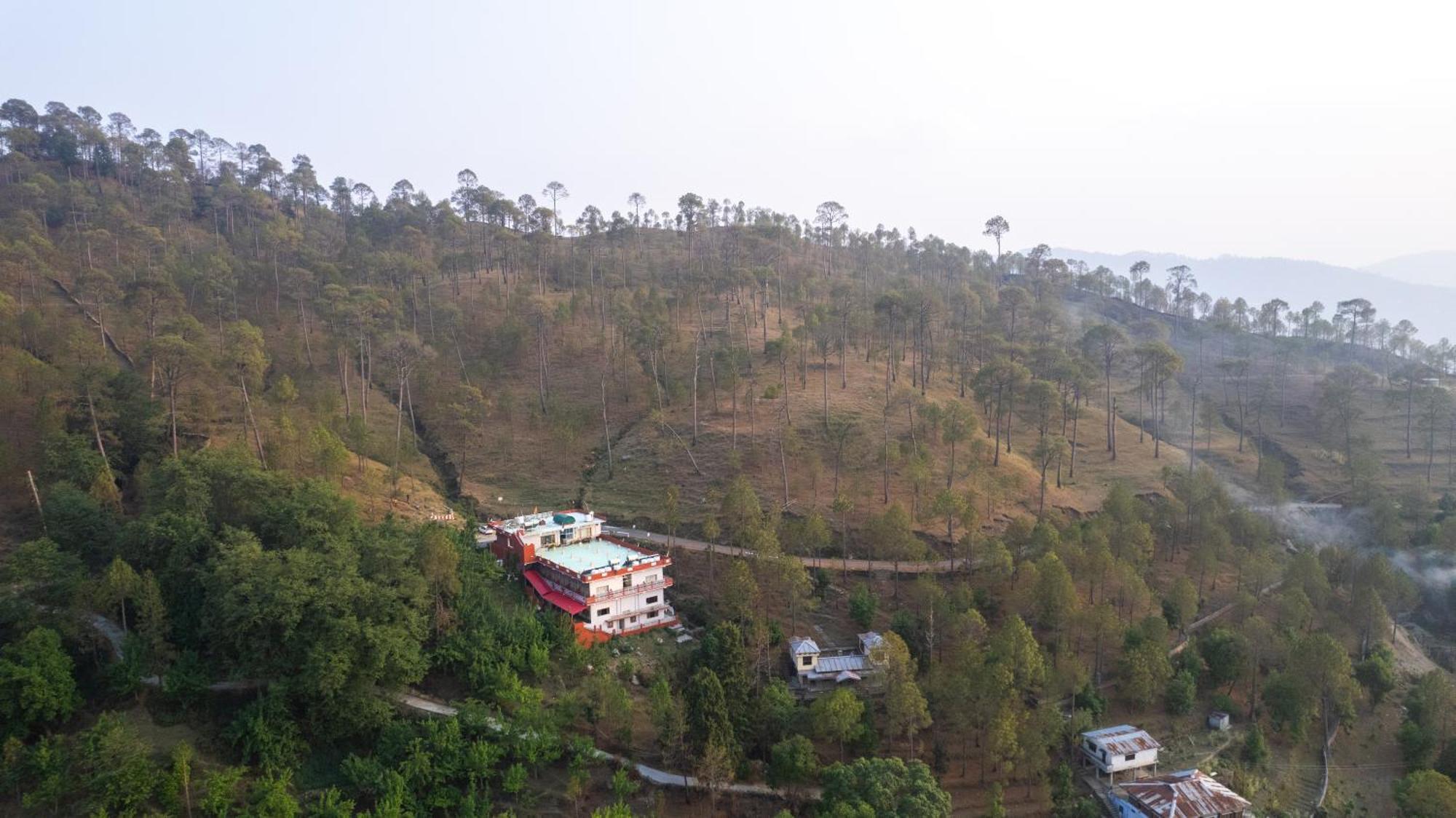 מלון The Ranikhet Continental מראה חיצוני תמונה